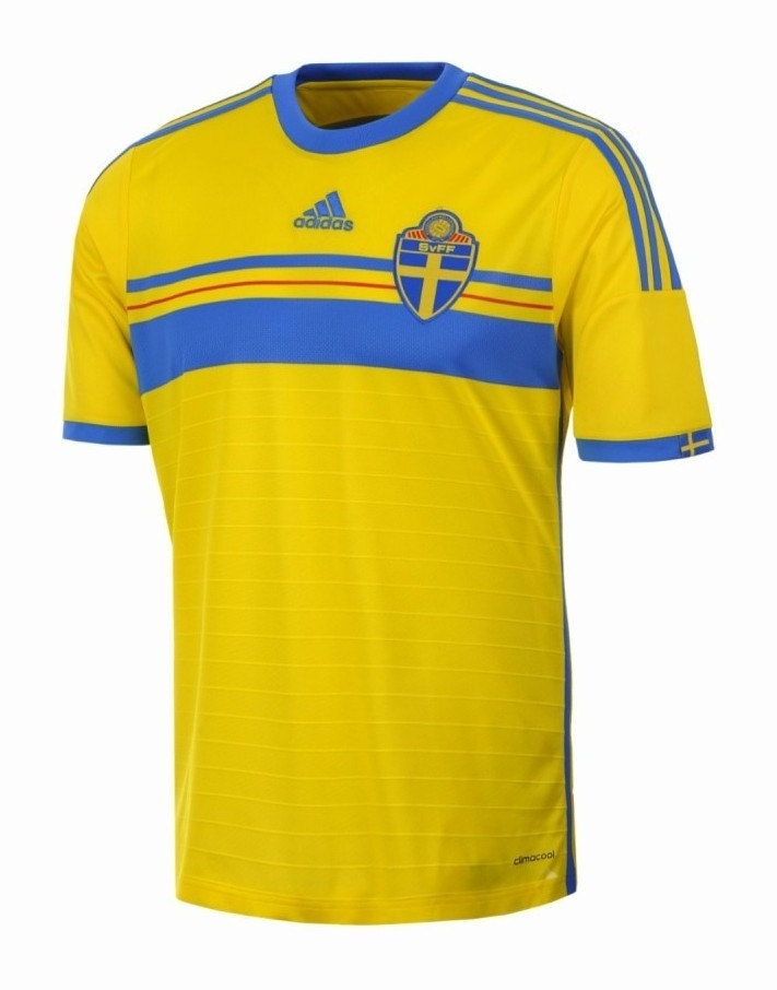 Primera equipación de Sweden 2014