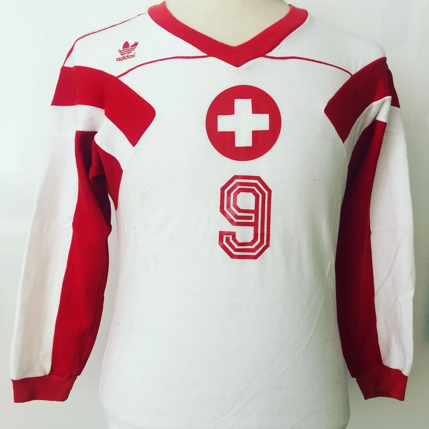Segunda equipación de Switzerland 89-90