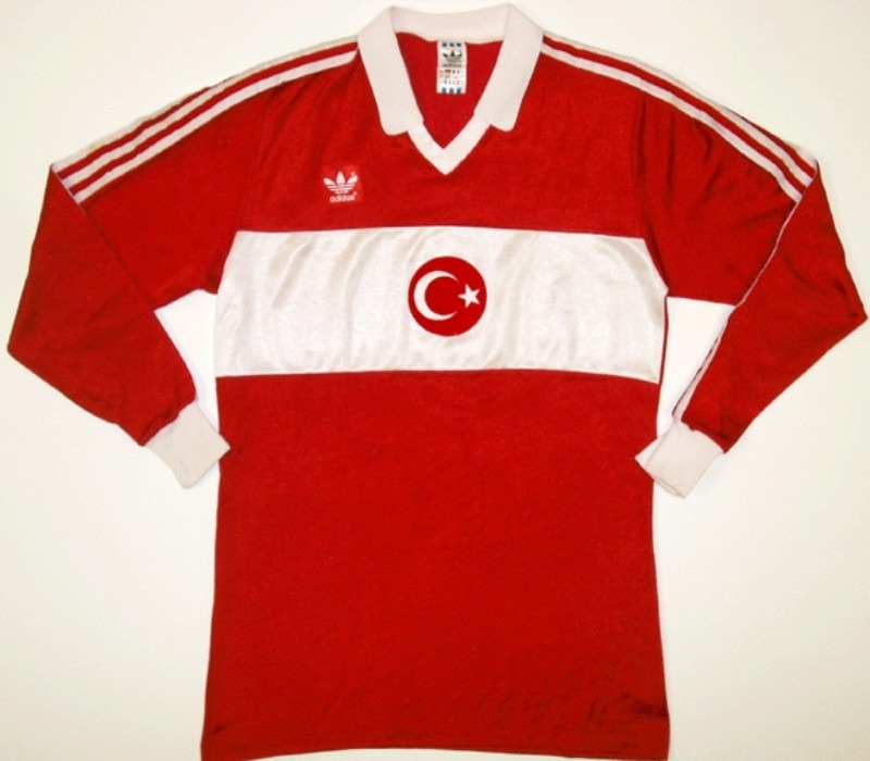 Segunda equipación de Türkiye 1983