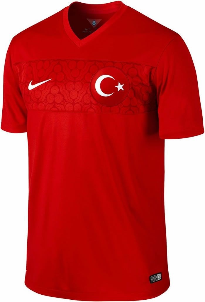 Primera equipación de Türkiye 2014