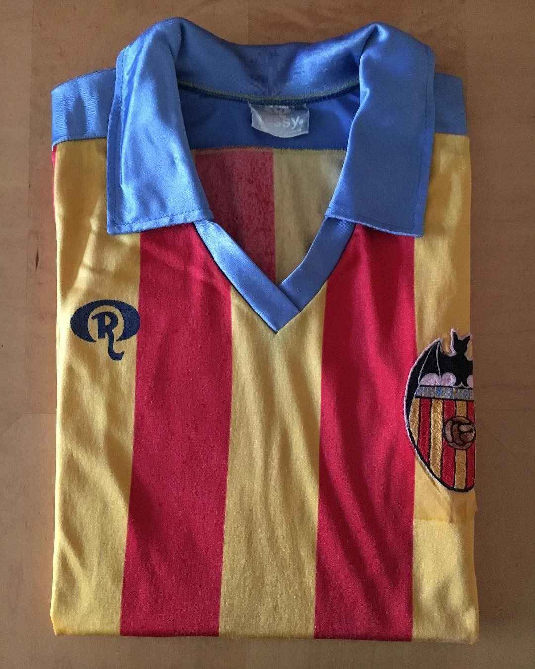 Segunda equipación de Valencia CF 81-82