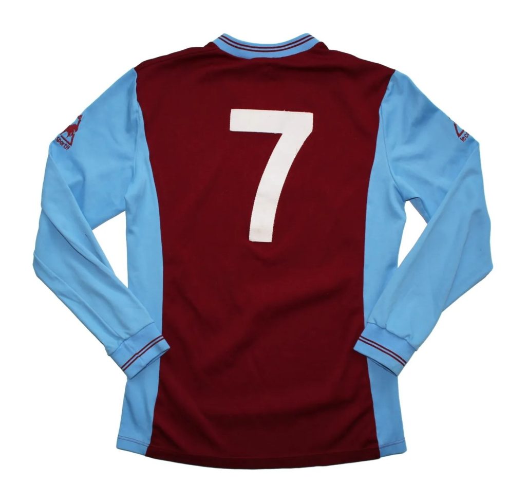 Aston Villa 82-83 Local 2