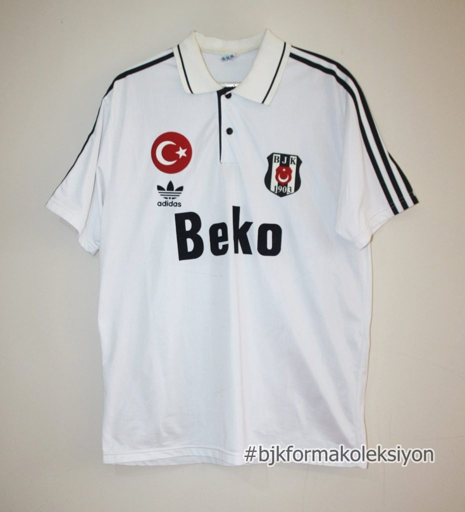Primera equipación de Besiktas 91-92