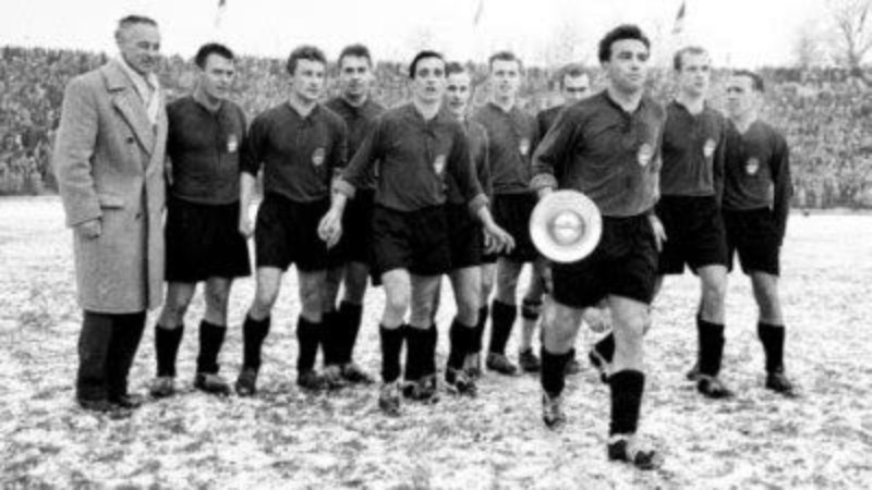 Segunda equipación de Bayern Múnich 56-57
