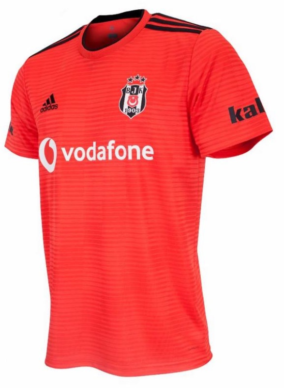 Tercera equipación de Besiktas 18-19