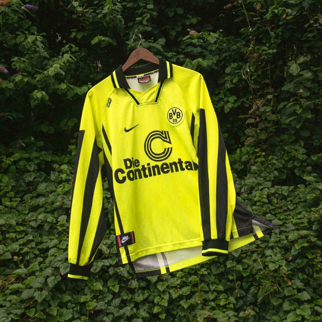 Borussia Dortmund 96-97 Local 4