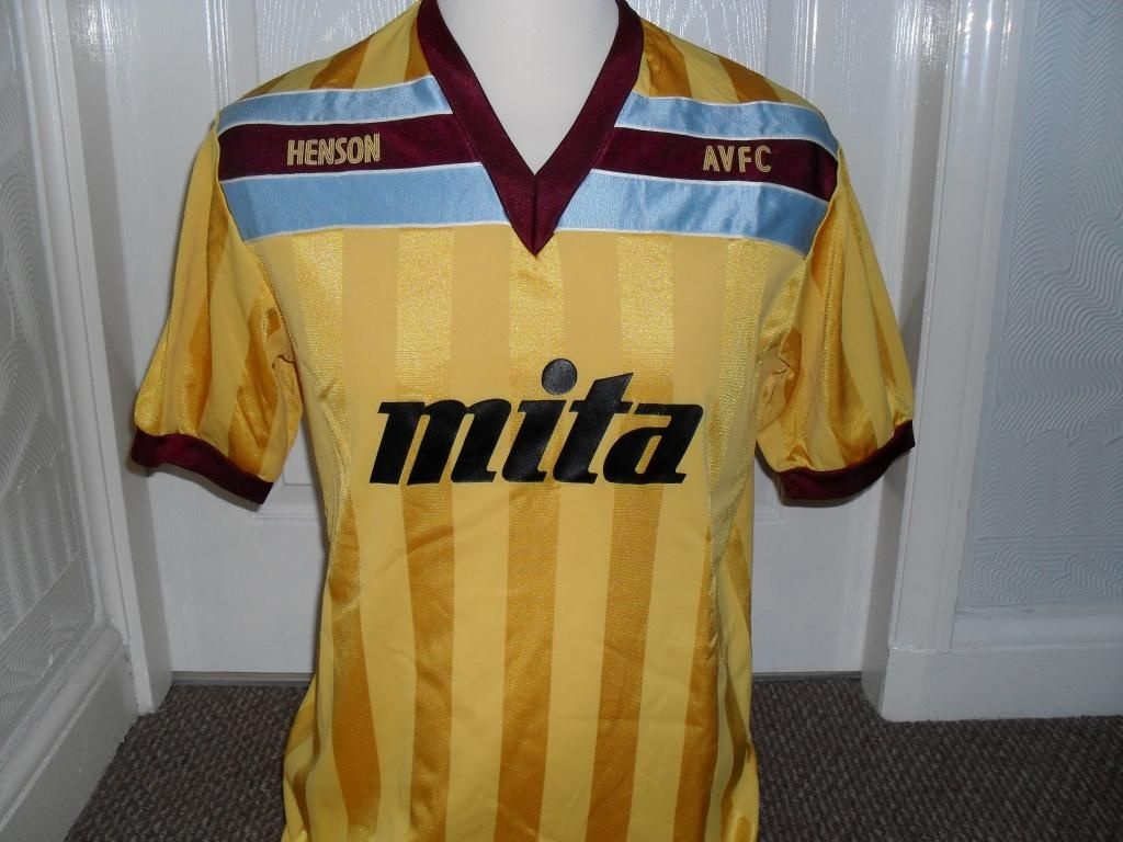 Aston Villa 85-86 Visitante 4