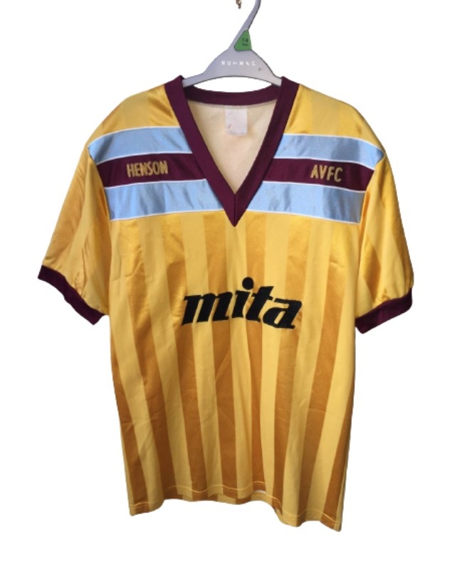 Aston Villa 86-87 Visitante 3