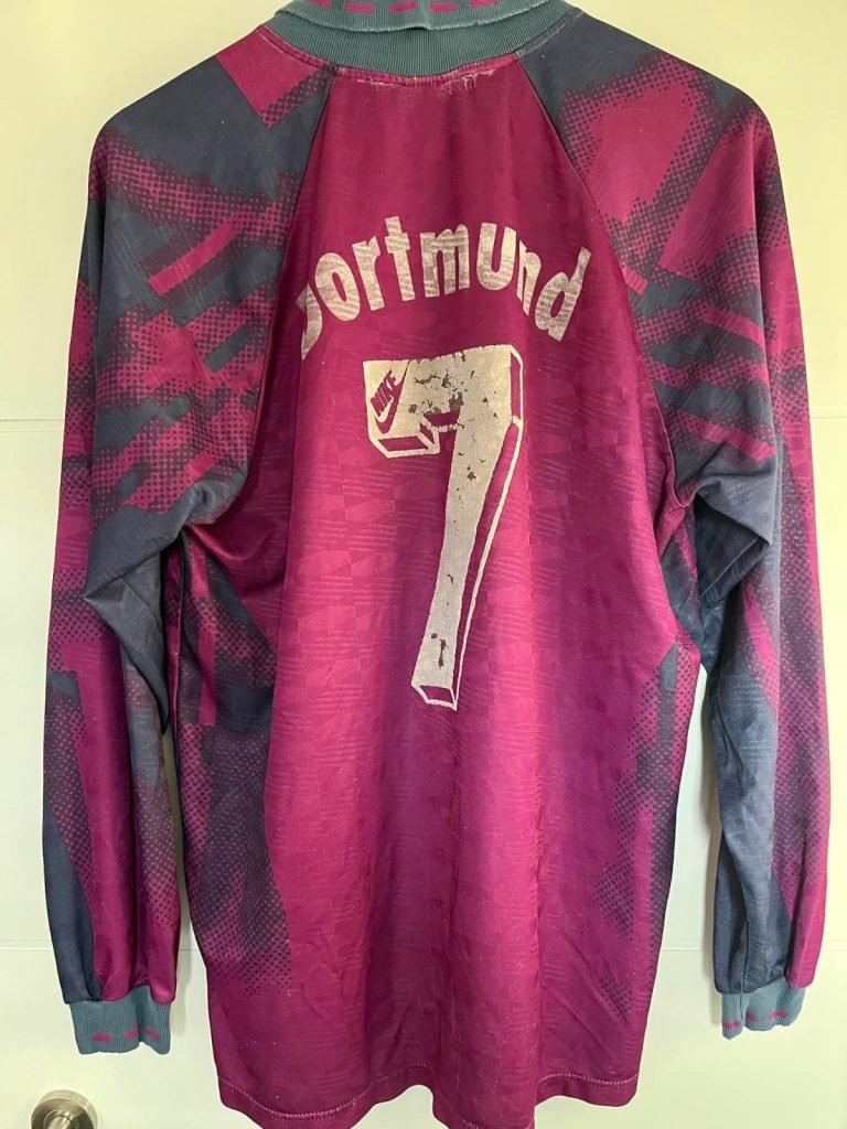 Borussia Dortmund 92-93 Visitante 2