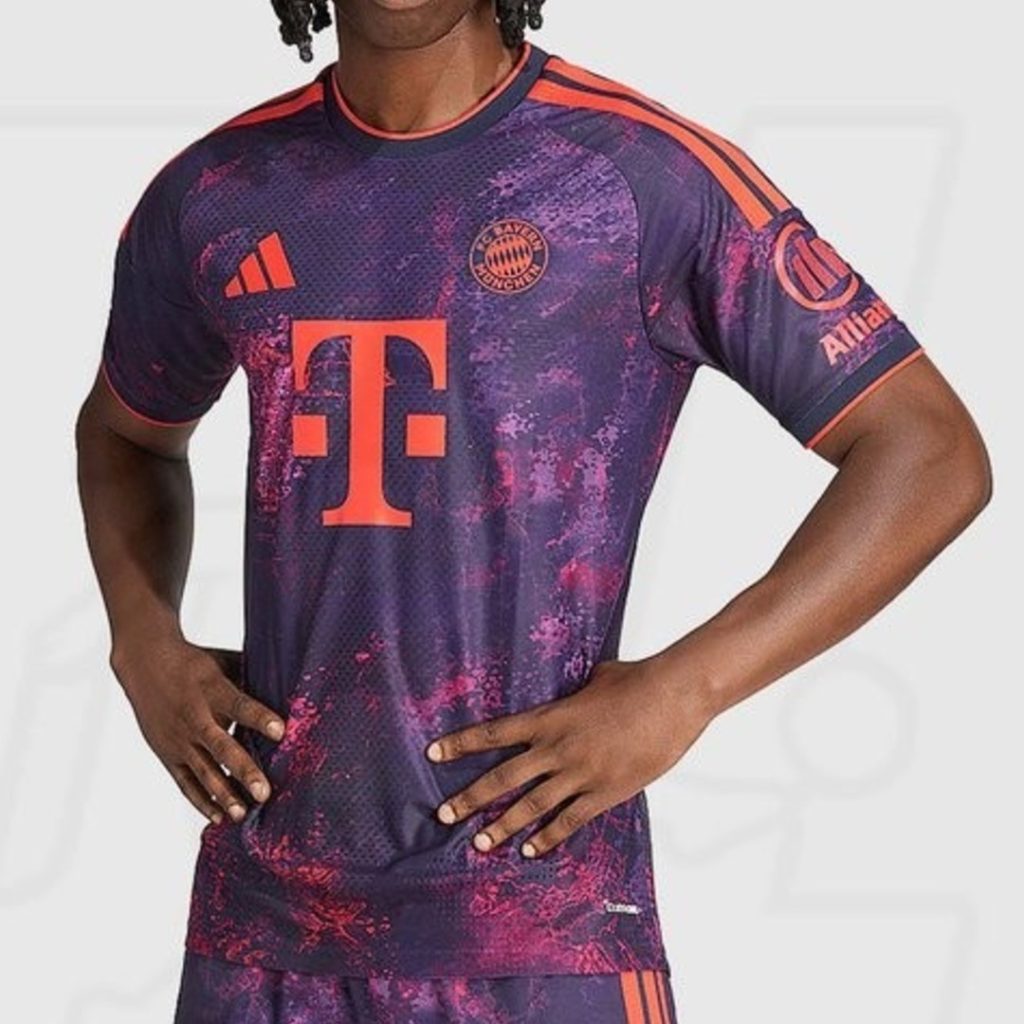Tercera equipación de Bayern Múnich 26-27