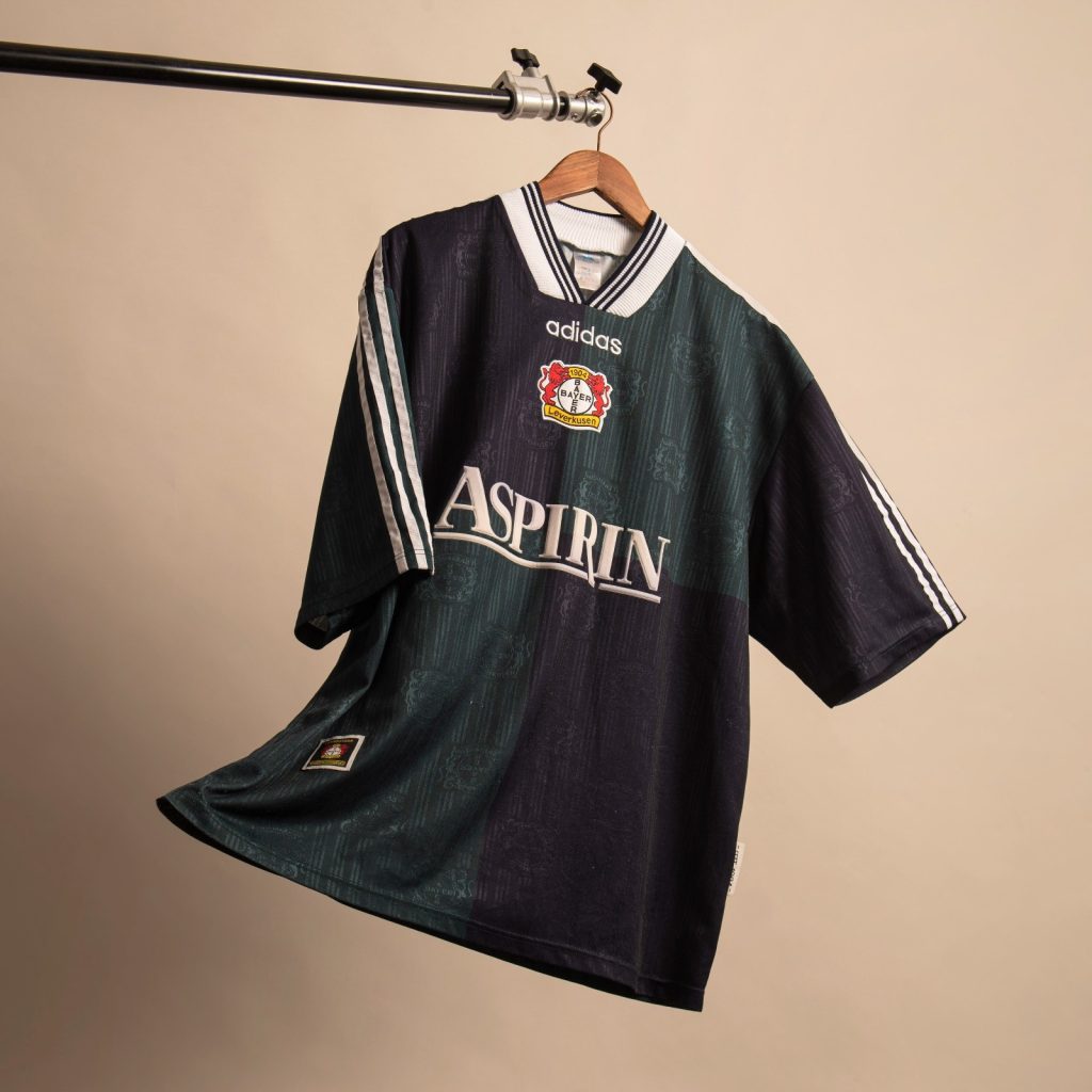 Bayer 04 Leverkusen 97-98 Visitante 3