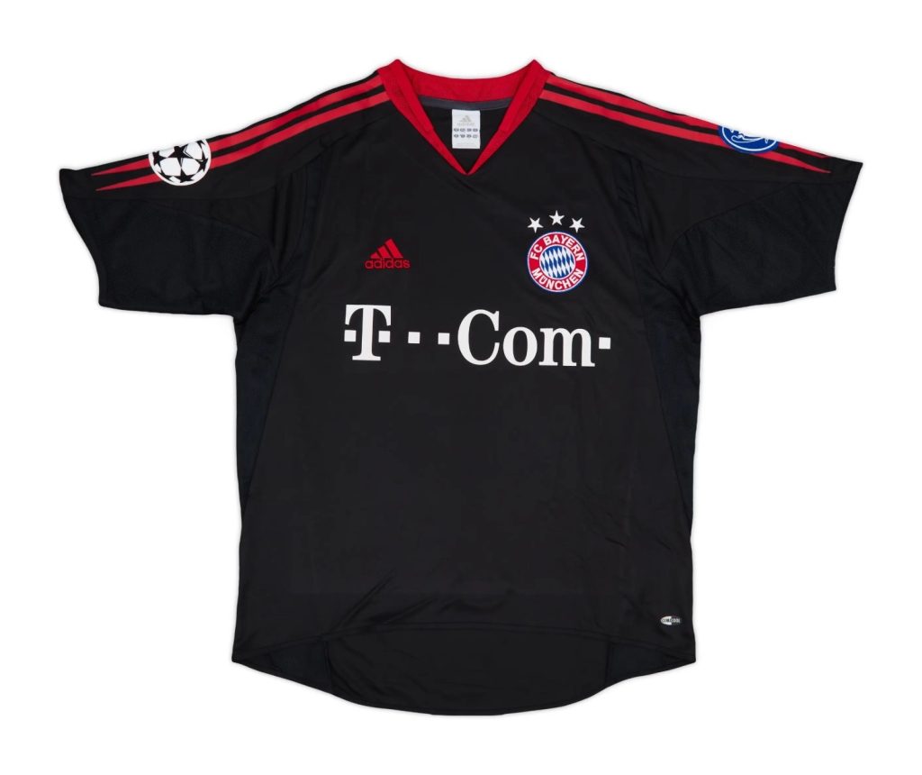 Tercera equipación de Bayern Múnich 04-05