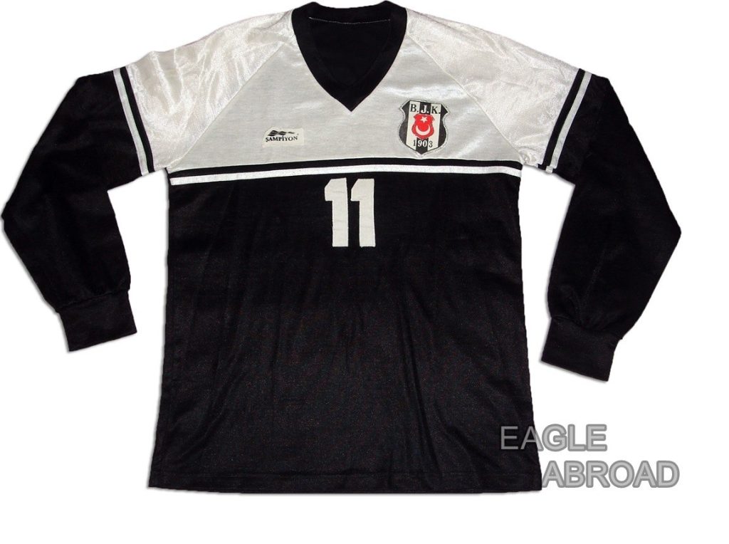 Segunda equipación de Besiktas 65-66