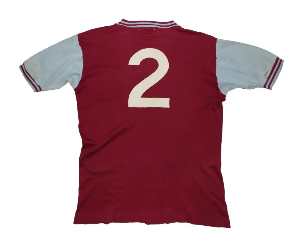 Aston Villa 57-58 Local 2