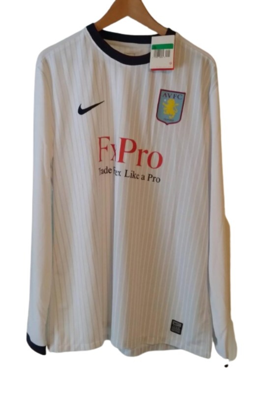 Tercera equipación de Aston Villa 10-11