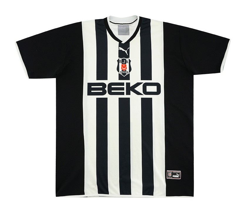 Segunda equipación de Besiktas 01-02