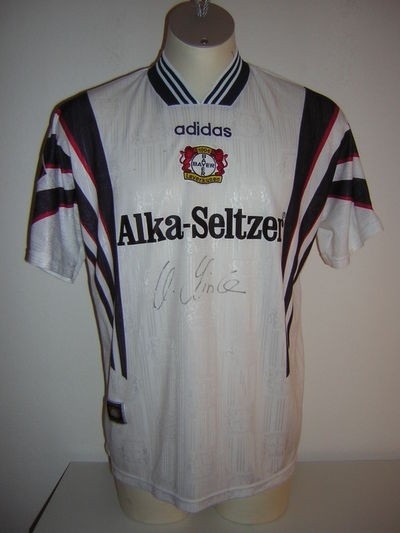 Segunda equipación de Bayer Leverkusen 96-97