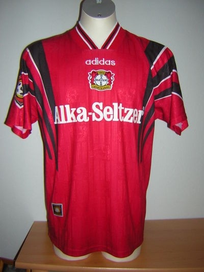 Primera equipación de Bayer Leverkusen 96-97