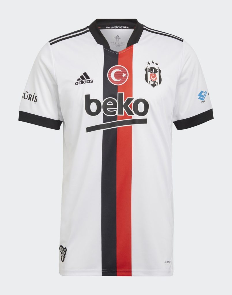 Primera equipación de Besiktas 21-22