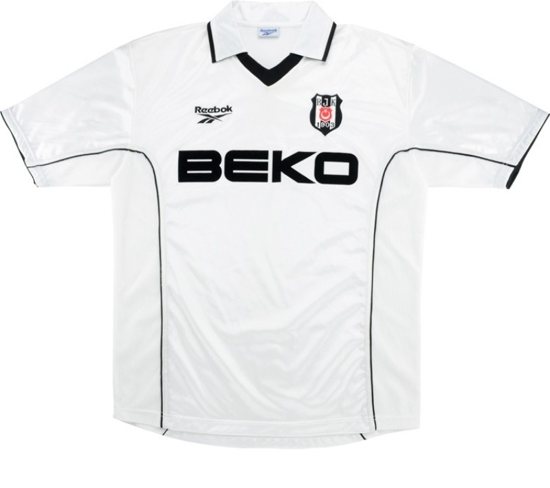Primera equipación de Besiktas 00-01