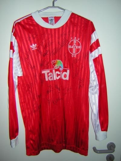 Segunda equipación de Bayer Leverkusen 90-91