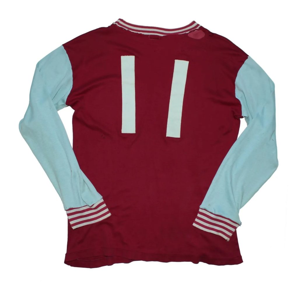 Aston Villa 63-64 Local 2