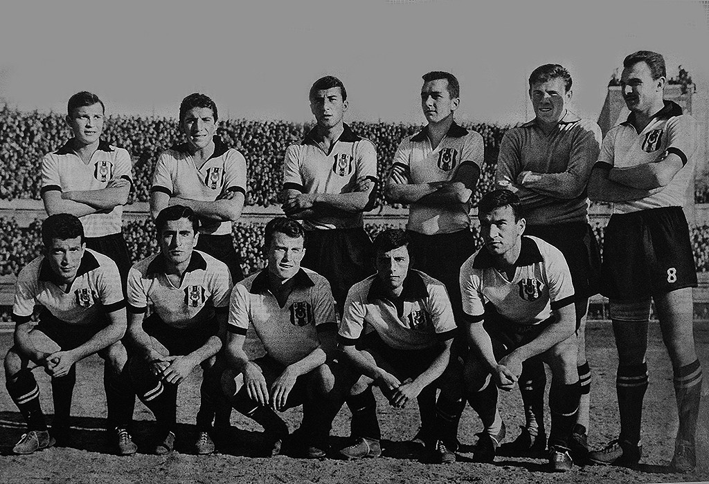 Primera equipación de Besiktas 59-60