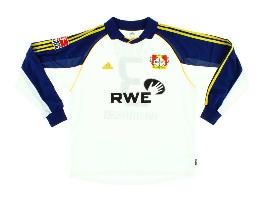 Tercera equipación de Bayer Leverkusen 02-03