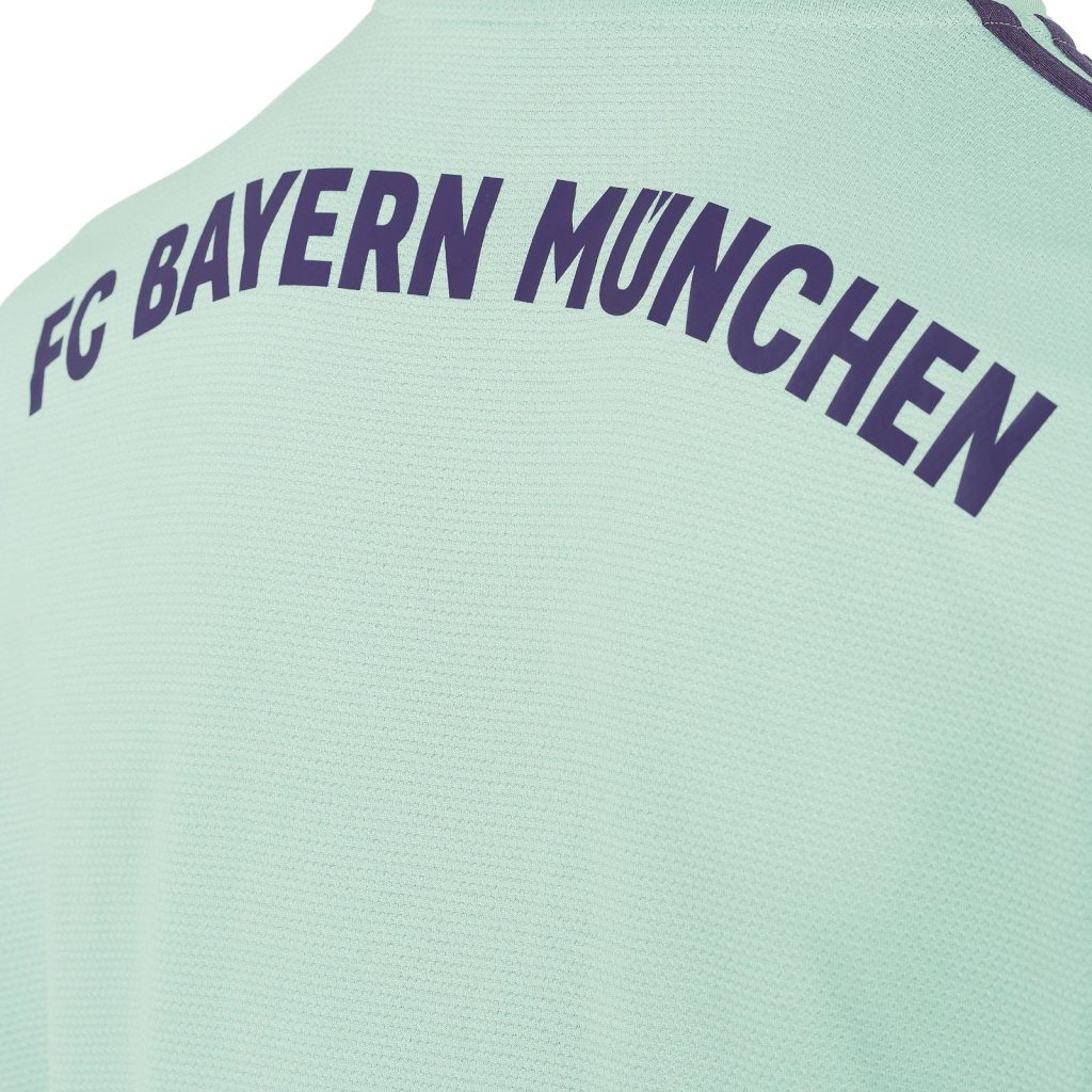 Bayern München 18-19 Visitante 4