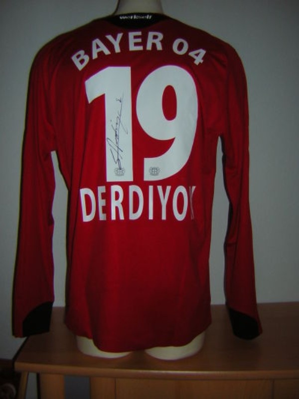 Primera equipación de Bayer Leverkusen 09-10