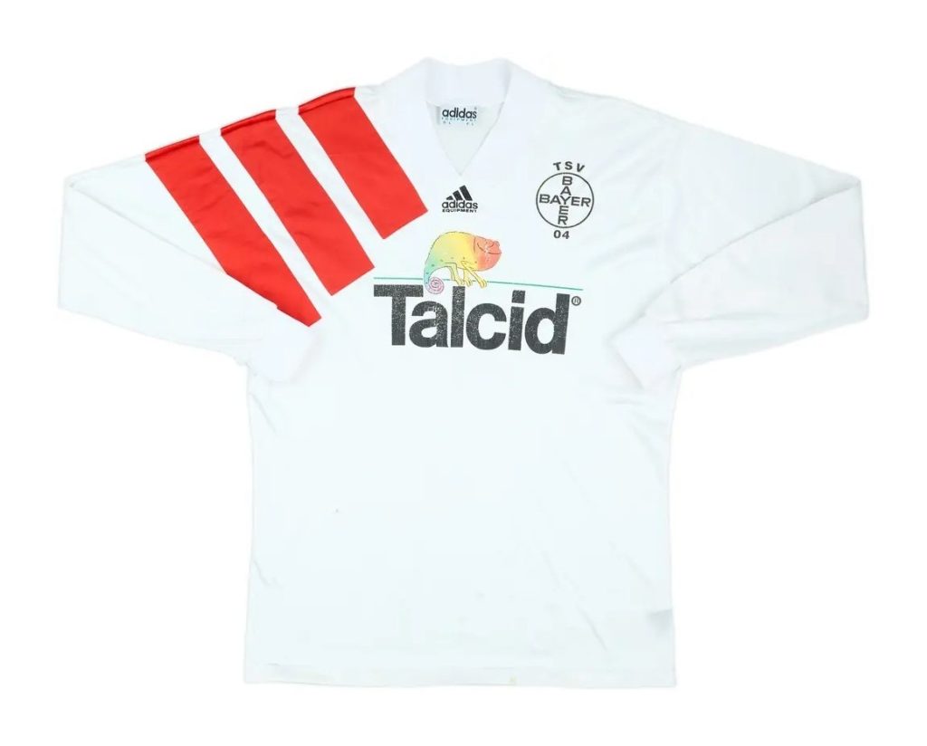Segunda equipación de Bayer Leverkusen 93-94