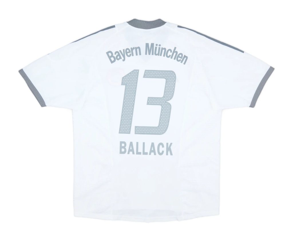 Bayern München 02-03 Visitante 2