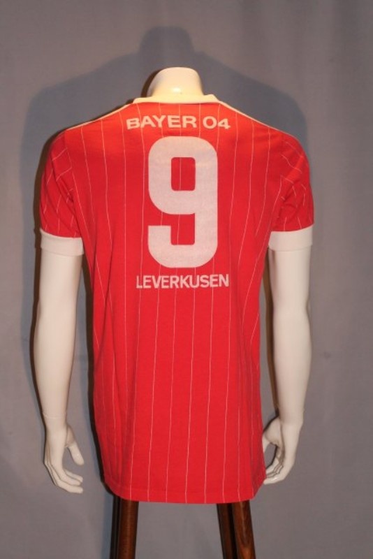 Bayer 04 Leverkusen 83-84 Local 2