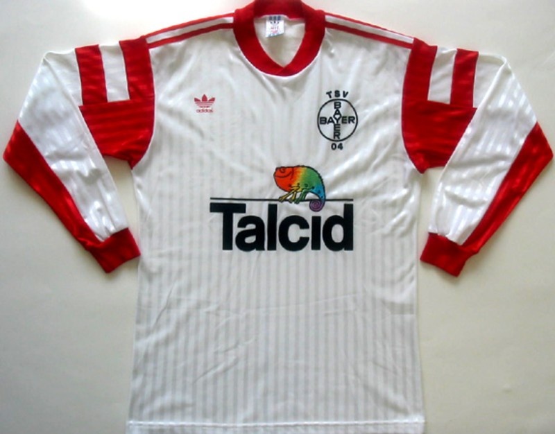 Primera equipación de Bayer Leverkusen 90-91