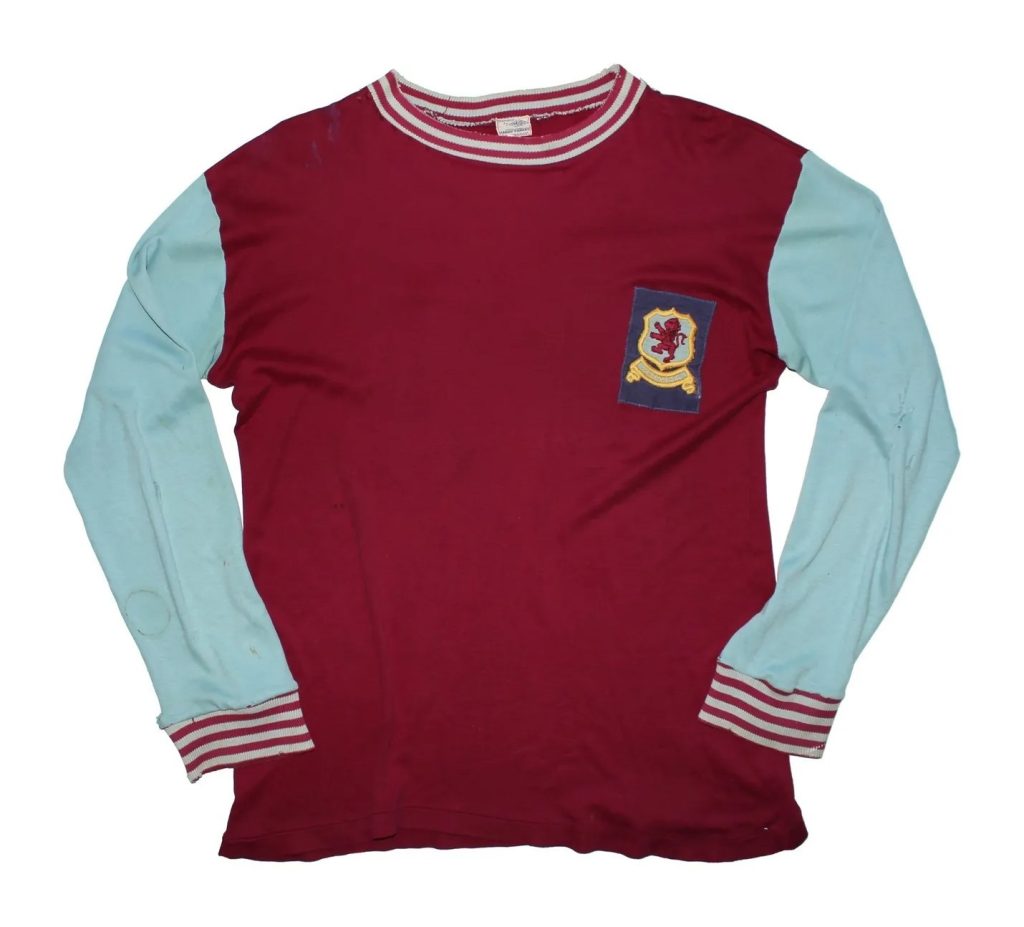 Primera equipación de Aston Villa 69-70