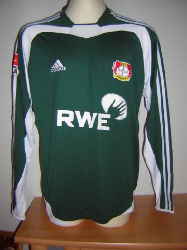 Tercera equipación de Bayer Leverkusen 05-06