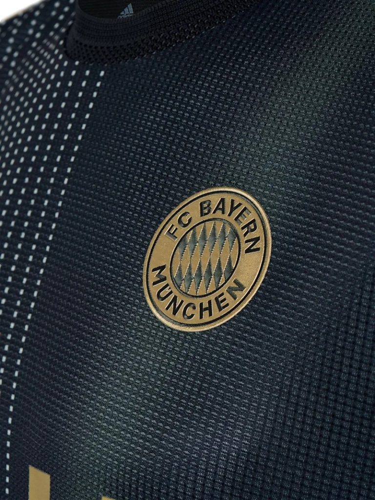 Bayern München 21-22 Visitante 3
