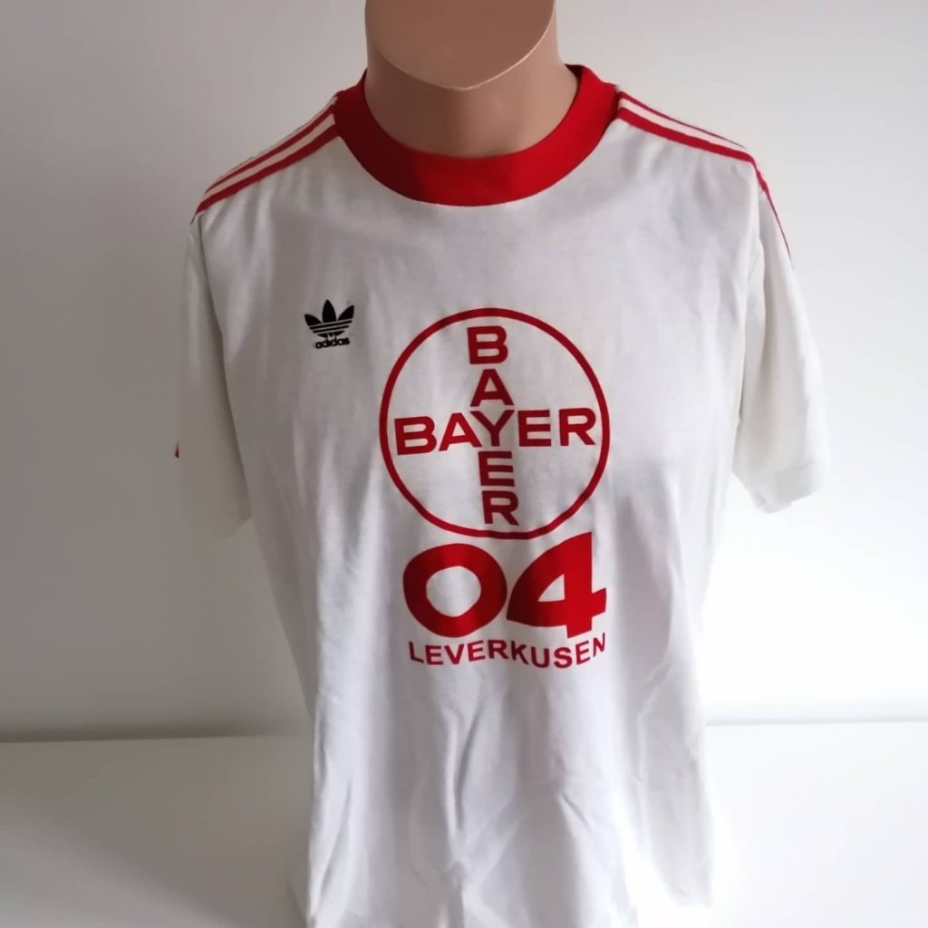 Segunda equipación de Bayer Leverkusen 78-79
