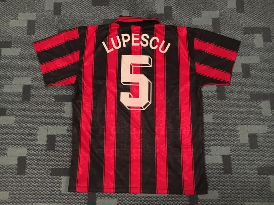 Bayer 04 Leverkusen 95-96 Local 4