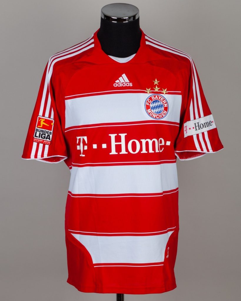Primera equipación de Bayern Múnich 08-09