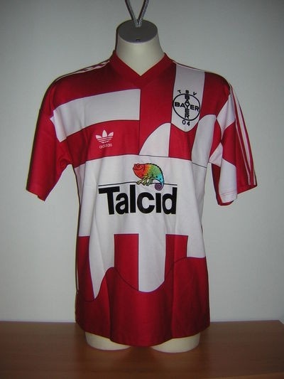 Primera equipación de Bayer Leverkusen 91-92