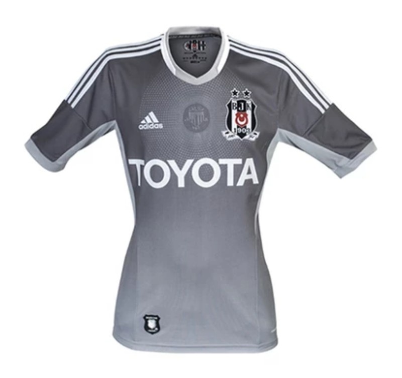 Equipación especial de Besiktas 13-14