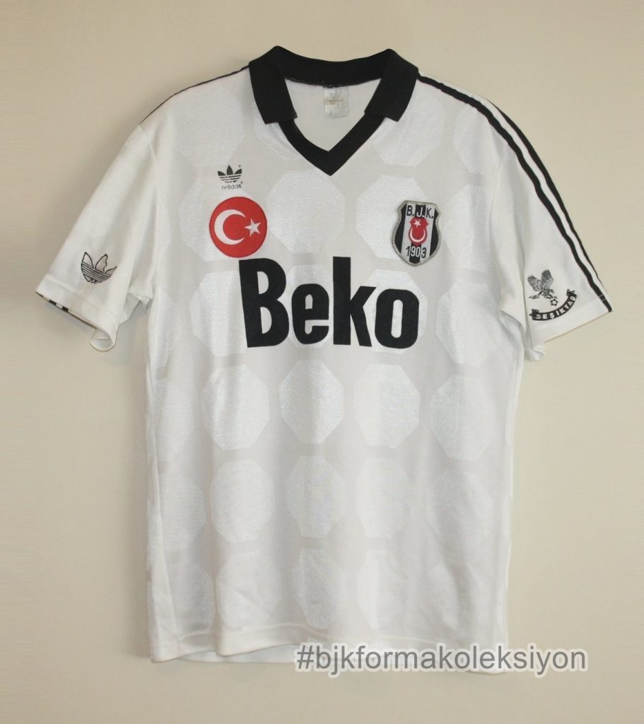 Primera equipación de Besiktas 90-91