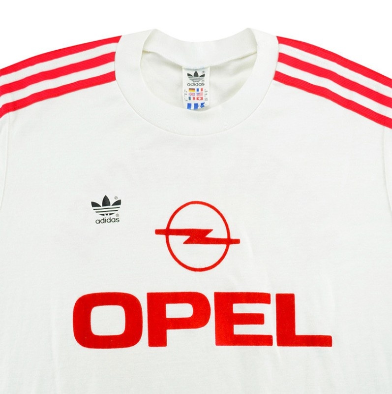 Bayern München 90-91 Visitante 2