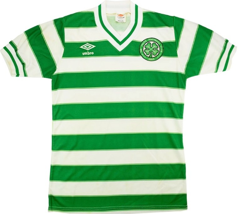 Primera equipación de Celtic 83-84