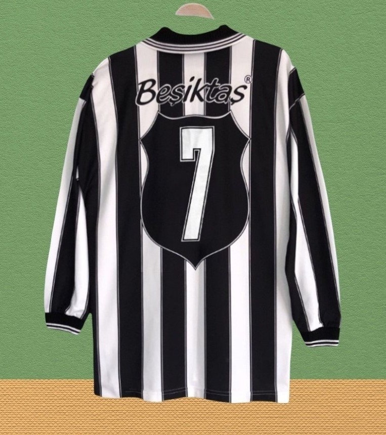 Beşiktaş 97-98 Visitante 3