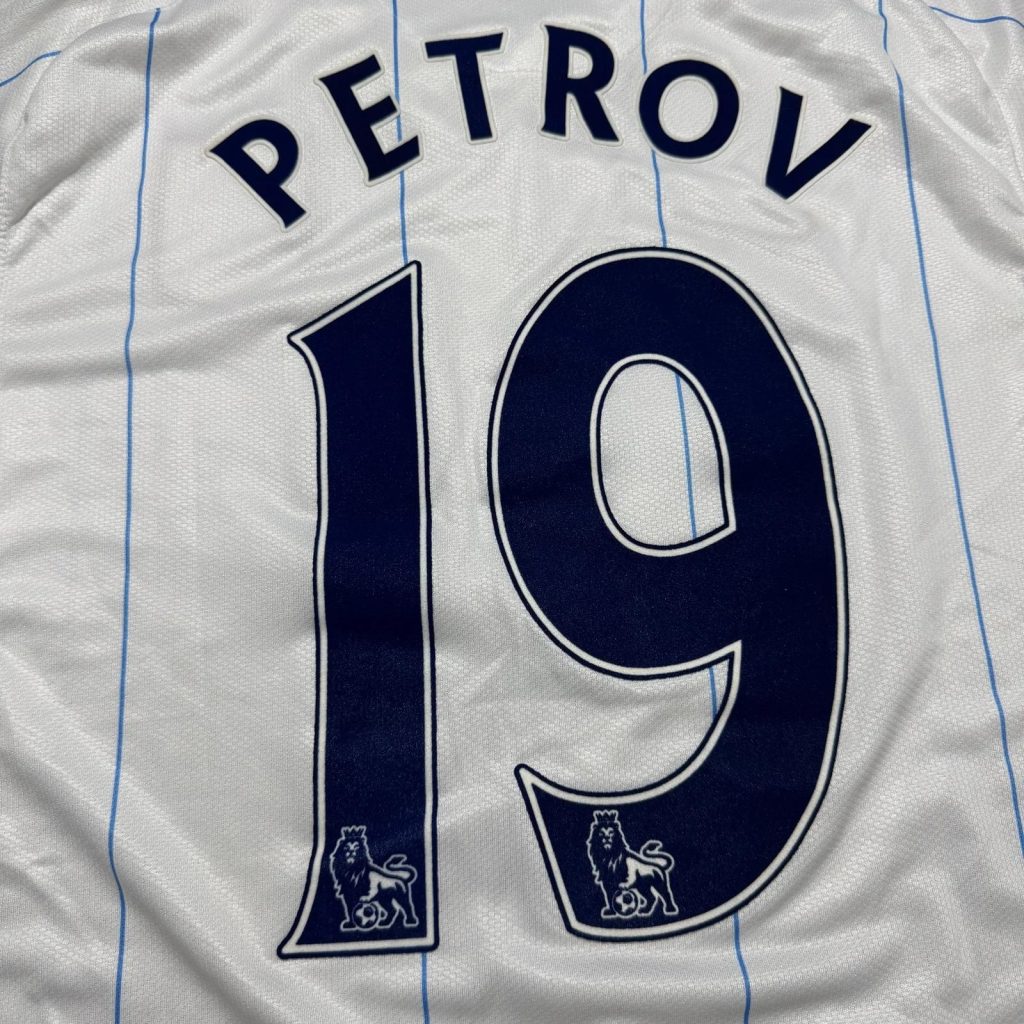 Aston Villa 07-08 Visitante 4