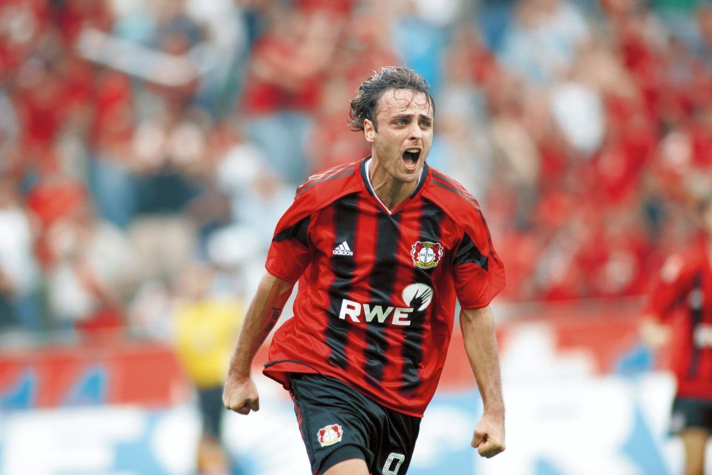 Bayer 04 Leverkusen 04-05 Local 4