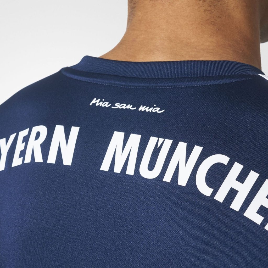 Bayern München 17-18 Visitante 4