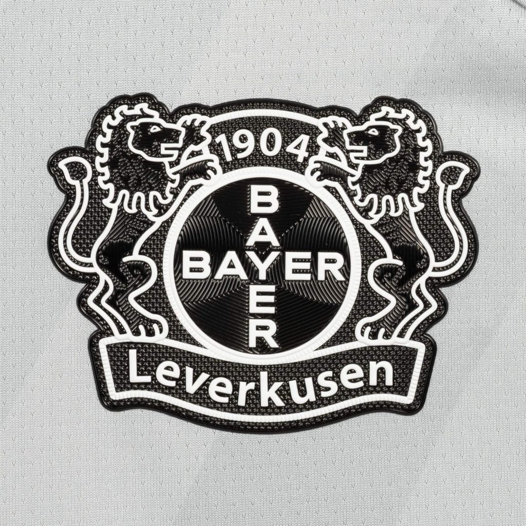 Bayer 04 Leverkusen 20-21 Tercera 3